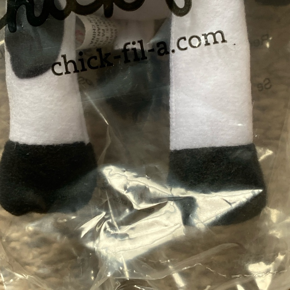 Chic Fil A Cow Plush 6" Stuffed Animal Toy unopened (No Sign) - Picture 4 of 6